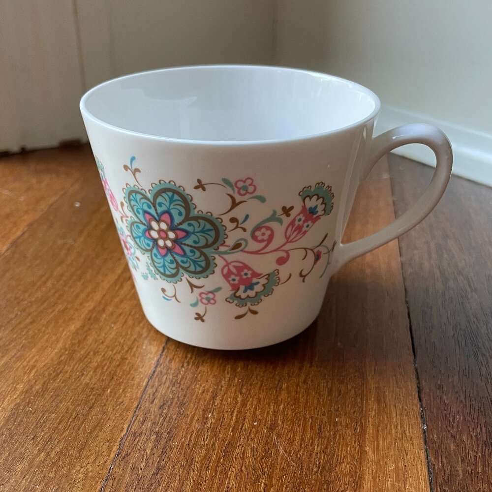 Vintage Queen Anne Bone China Angelique Tea Cup